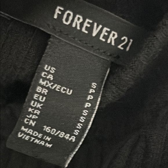 Clearance 🎈 Forever 21 Black Puff Sleeve Ribbed Blouse - Picture 6 of 7